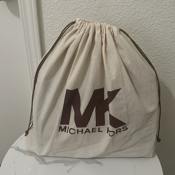 Michael Kors bag - Picture 12 of 12